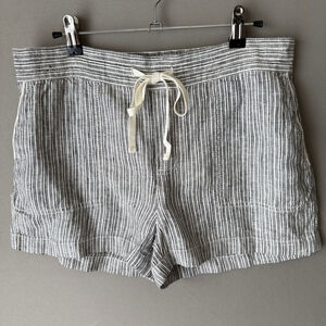 Nordstrom’s C.A.S.L.O.N Shorts Size S White‎ and Black Striped Linen Blend